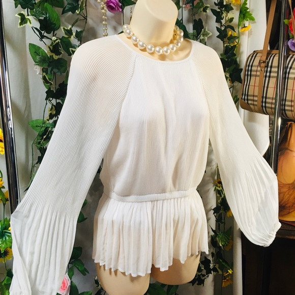 *PREVIEW* cream blouse. So soft and feminine π€ - Picture 2 of 11